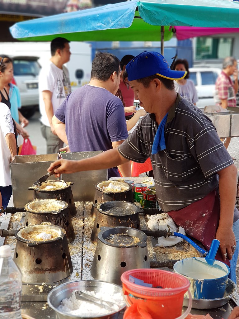 香脆曼煎糕/阿棒 (Crispy Apam Balik "Terang Bulan") Man-Jian-Gow $1.50/pc @ Pasar Moden MPSJ Subang Jaya SS15