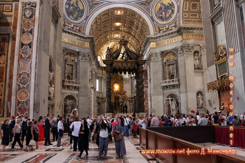 Государство — город Ватикан прогулки туристов с Фотоаппаратом