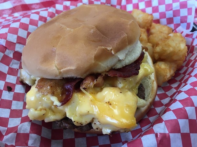 The mac-cheese burger - Tacker's Shake Shack