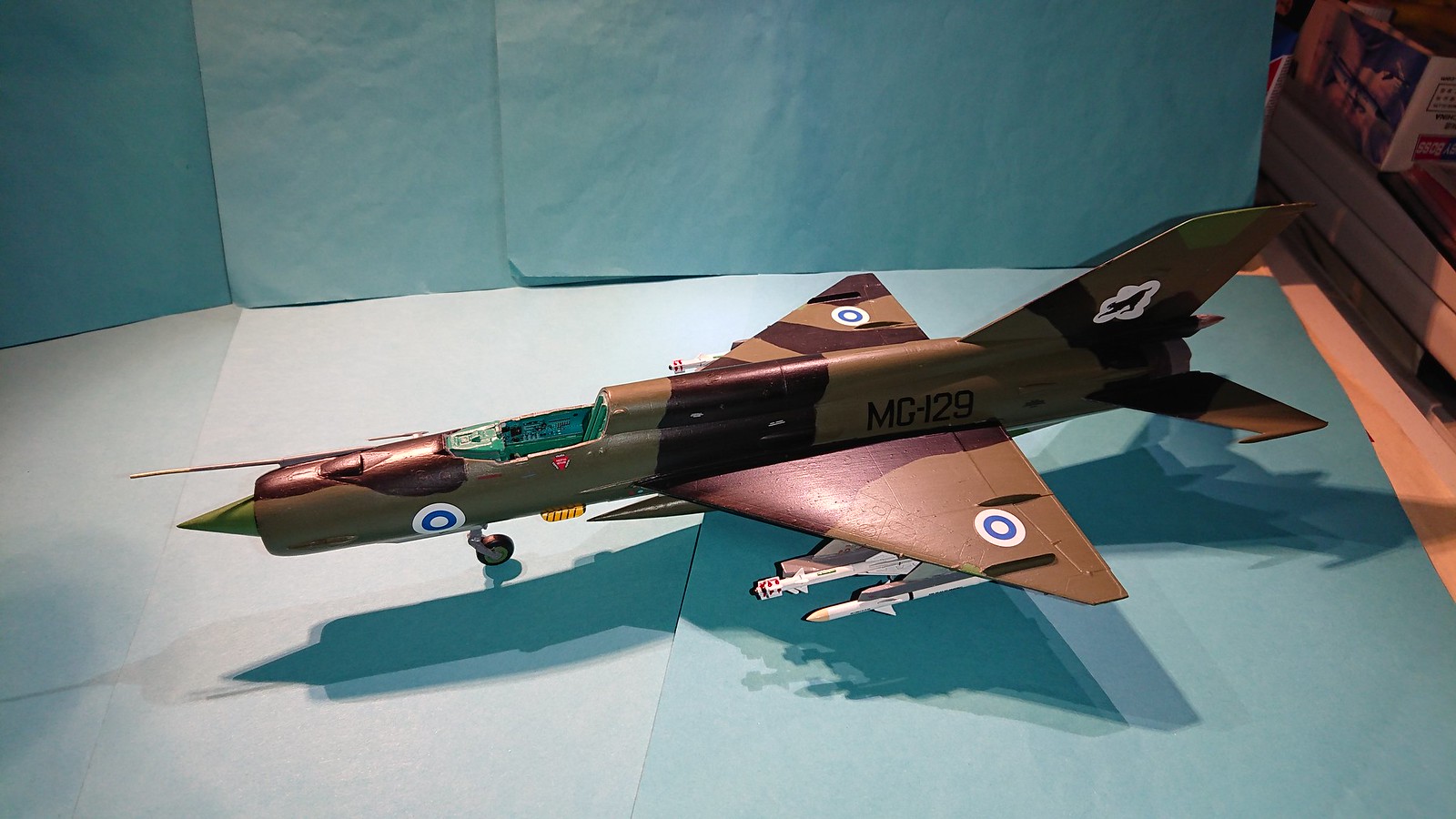 Ilmavoimat MiG-21bis - Eduard 1/48 - Sida 4 27090199199_6aec87c1e9_h