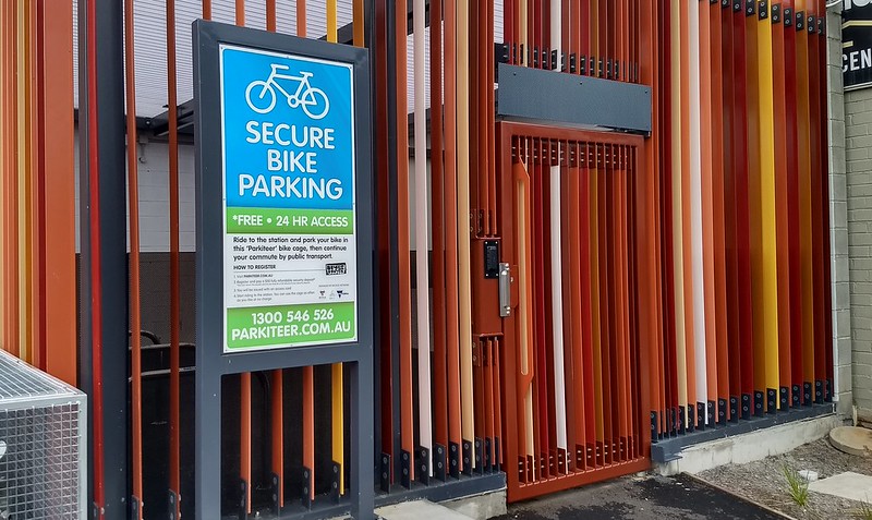 Bike cage at Bentleigh station