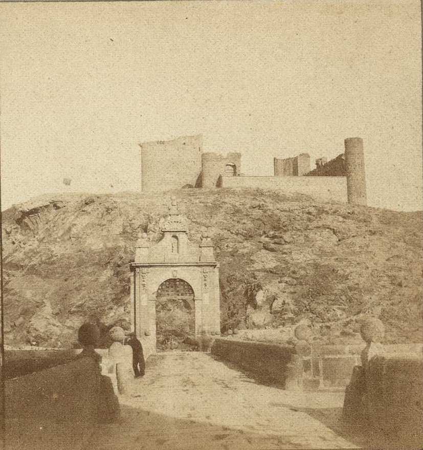 Puente de Alcántara y Castillo de San Servando en 1858 fotografiado por Louis Léon Masson, Biblioteca Nacional