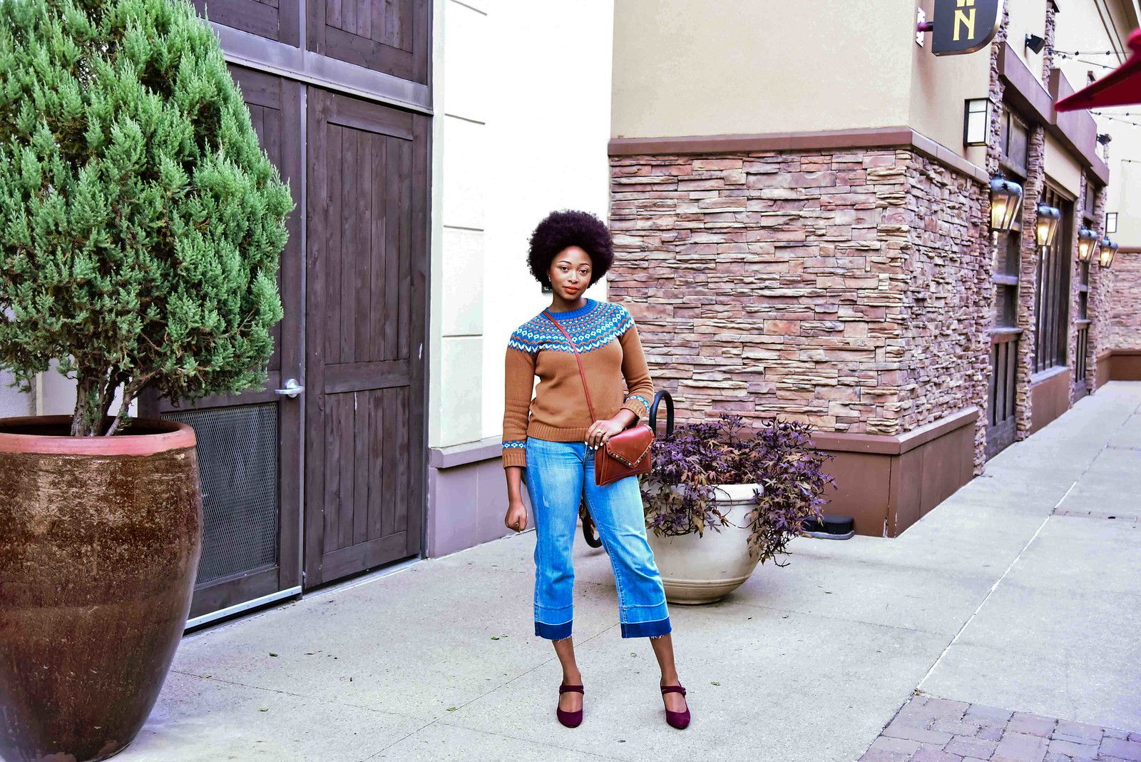 how to wear cropped denim