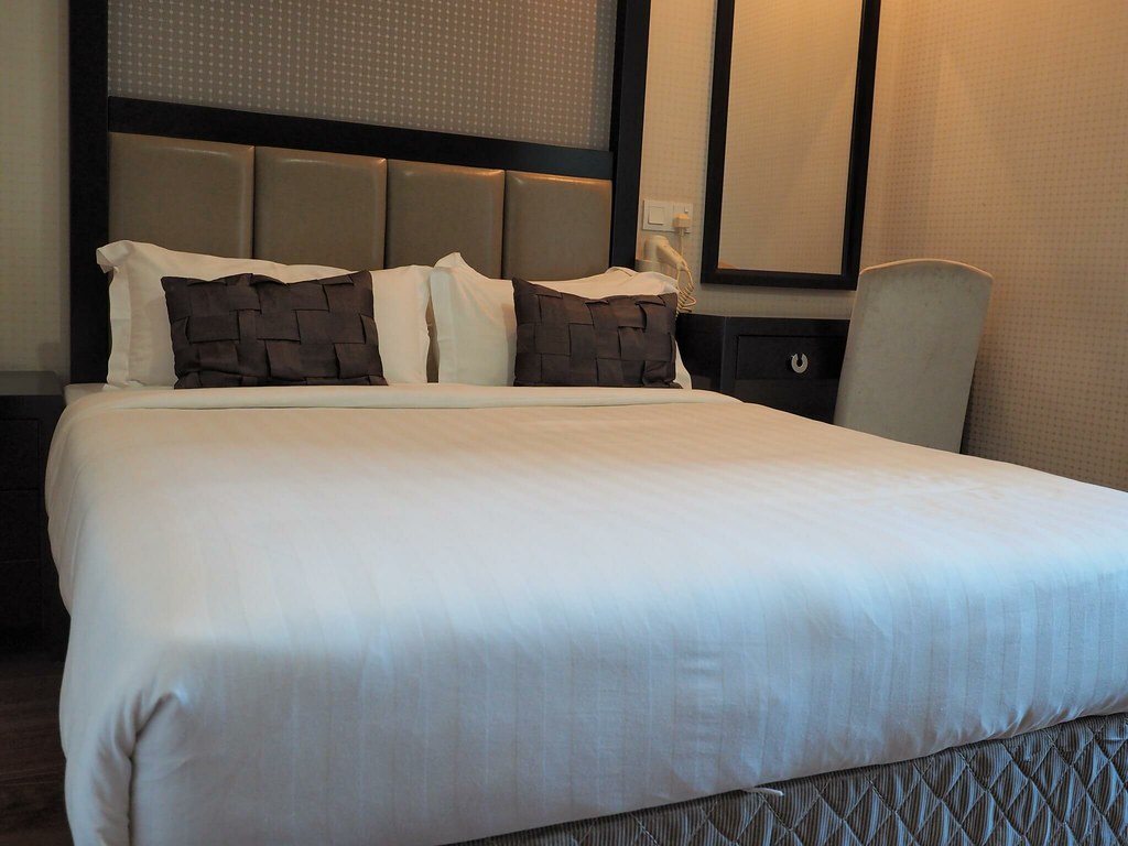 Clean bed sheet and comfortable bed at De Residence Boutique Ipoh Hotel
