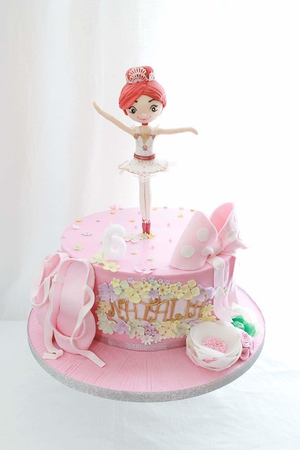Cake by Domi Cakes Art