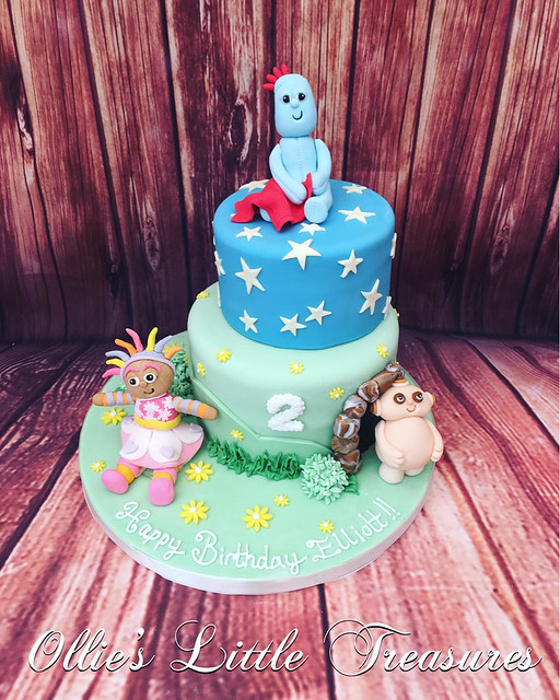 Cake by Zoe hannon of Ollie's Little Treasures