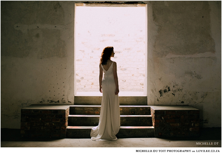 Minimalist wedding inspiration - Minimalist wedding dress by Janita Toerien