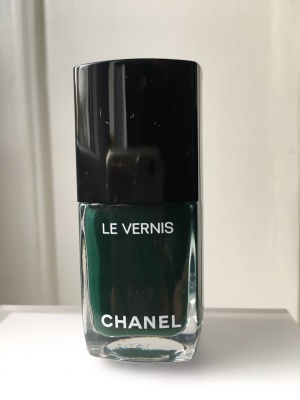 Chanel + LE VERNIS Longwear Nail Colour in Fiction