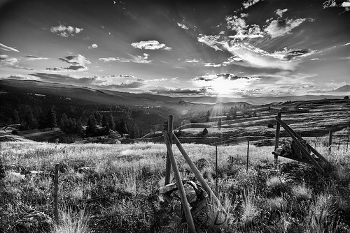 landscape scenic sunset sky clouds sunshine fields fence hills mountains canyon valley bw monochrome black white grey gray nature crepuscular rays grasses pasture rural water lake gallagherscanyon okanagan kelowna bc canada trees forest rocks weight
