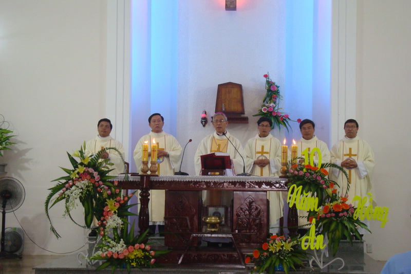 Thánh lễ tạ ơn 10 năm linh mục và ra mắt HĐGX Tân Quán