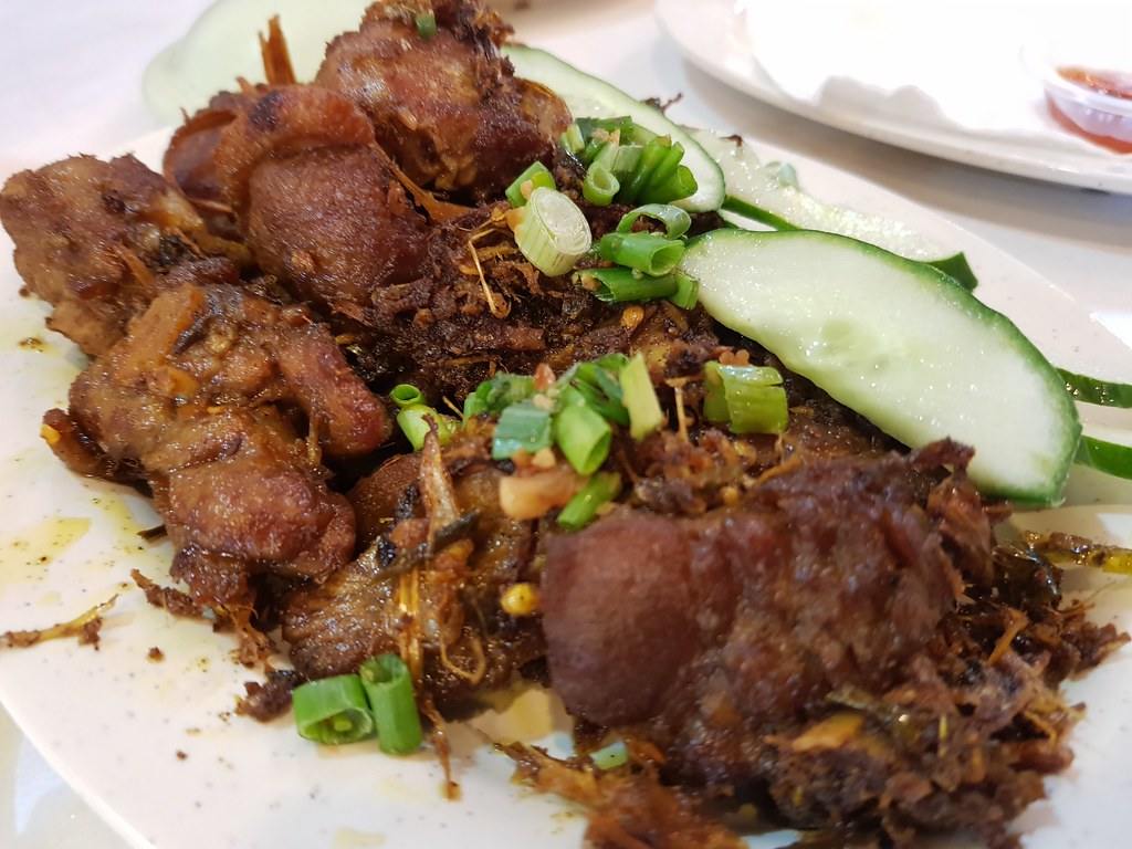 香料炸鸭 Standard Duck Portion (Itik Goreng Berempah) with Plum Sauce $5.50 @ CRG Chicken Rice Guys Shah Alam