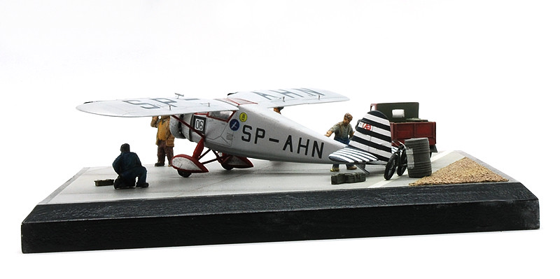 gros moteur et petites ailes... Une petite série de racers... Et un Gee Bee et un Nieuport 42S - Page 4 39012670061_c8eecb4e7f_b