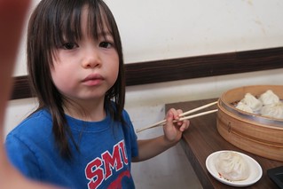 Alan eats some dumplings in Taiwan