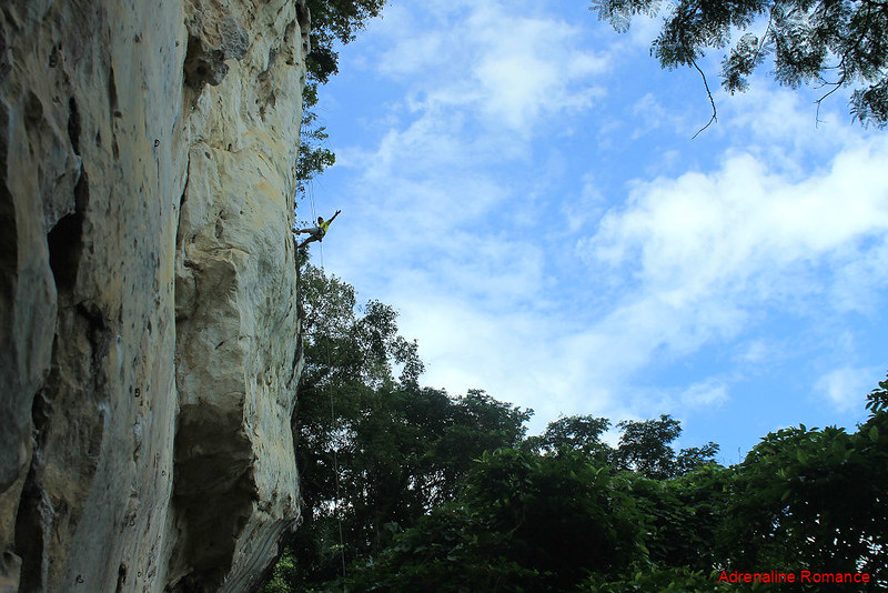 Rappelling in Cantabaco