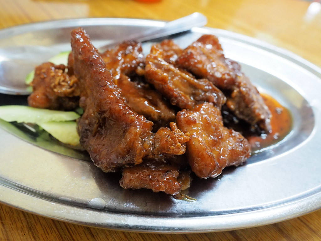 Restoran Wah Xing Ipoh's Signature dish - Foh Yim Pai Kuat (Deep fried pork rib with sticky sauce)
