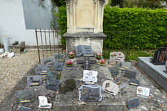 Graveyard, Saint-Germain-de-la-Rivière - Photo of Gauriaguet