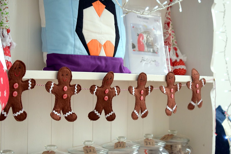 Gingerbread Men Gardland (Popular Patchwork Dec17)
