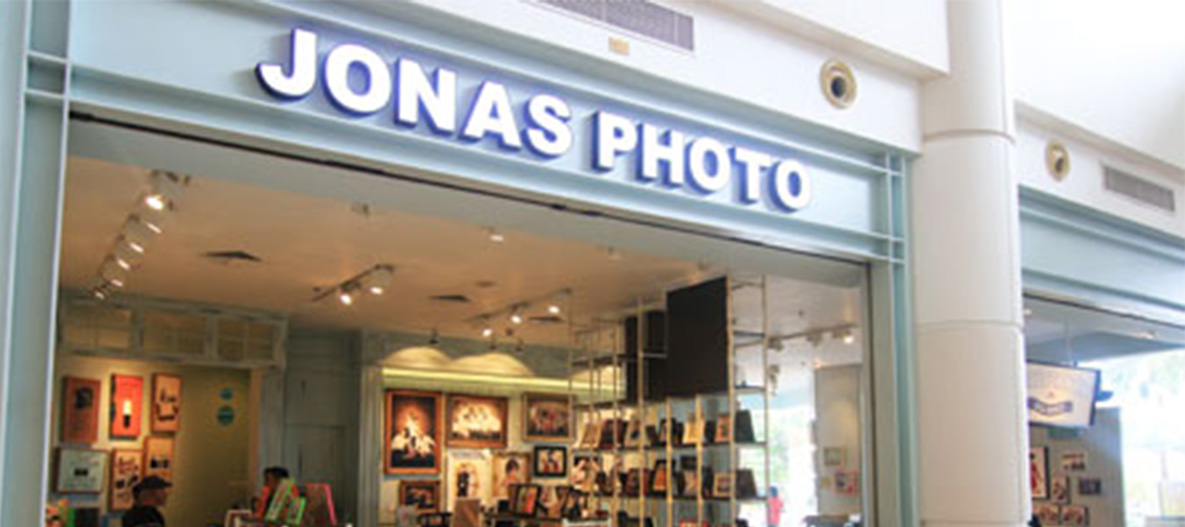  Jonas  Photo  Summarecon Mall Serpong Store RegistryE