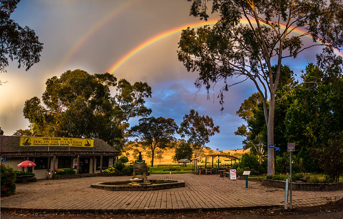 gundagai sunrise melbourne australia newsouthwales gumtrees visitnsw rainbow dogonthetuckerbox au