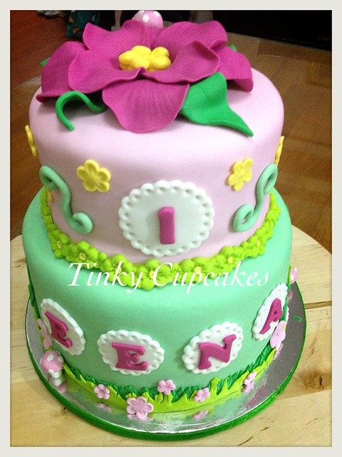 Tinkerbell Themed Cake by Tinky Cupcakes
