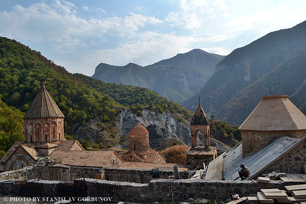 Всё что нужно знать о монастырях Нагорного Карабаха