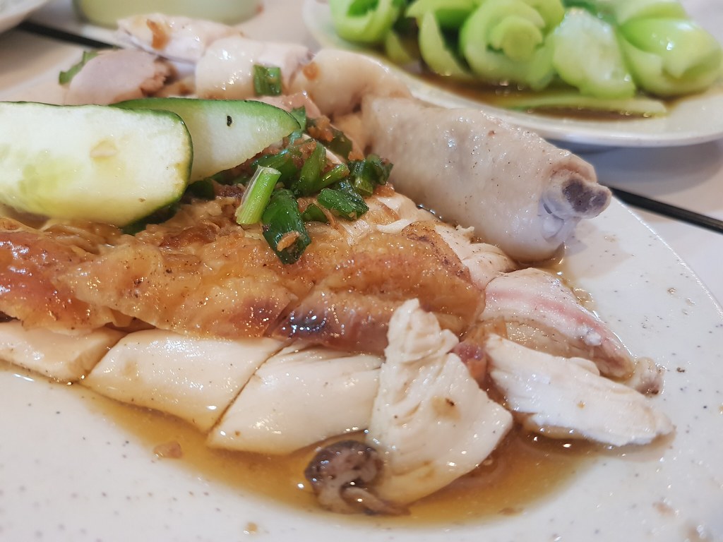 鸳鸯烧鸡和白斩鸡饭 Nasi Ayam YinYang $8.80 @ CRG Chicken Rice Guys Shah Alam