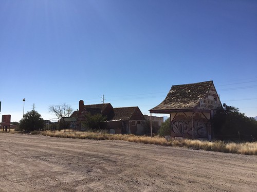 arizona christmas santa claus santaclaus roadtrip roadsideattraction roadside abandoned building