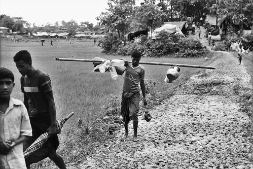 rohingya refugee street ukhia coxsbazaar bangladesh carwindow genocide exodus ethniccleansing saverohingya rohingyagenocide crimesagainsthumanity photojournalism reportage