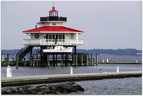 canon explore northamerica superzoom usa river bay water boat lighthouse red white blue renown pretty pic digital photo 1d 1dx 1dxii mark2 markii f11 210mm 1250s iso160 eos1d x mark ii ef28300mm f3556l is usm canoneos1dxmarkii ef28300mmf3556lisusm esplora explored eos landscape route50bridge
