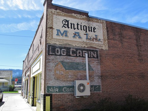 priestriver idaho roadtrip downtown smalltown ghostsign sign fadedsignage antiquemall logcabinairconditioned