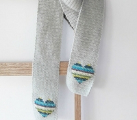 Free crochet pattern: scarf of hearts
