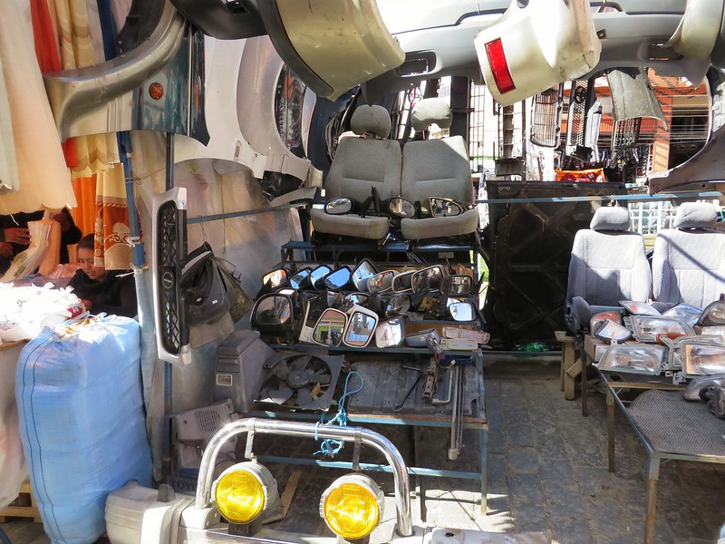 Car parts on display in El Alto market