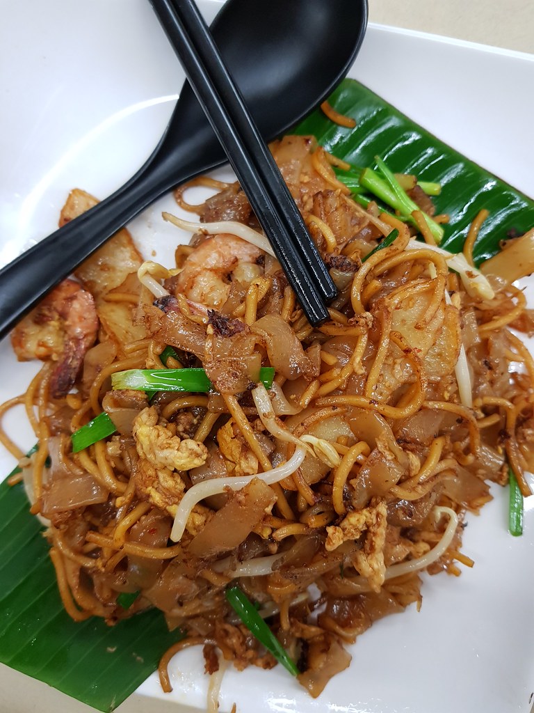 炒粿条 Char Koay Teow $6 @ 林利茶餐室 Restoran L&L Taman Sri Muda  Shah Alam