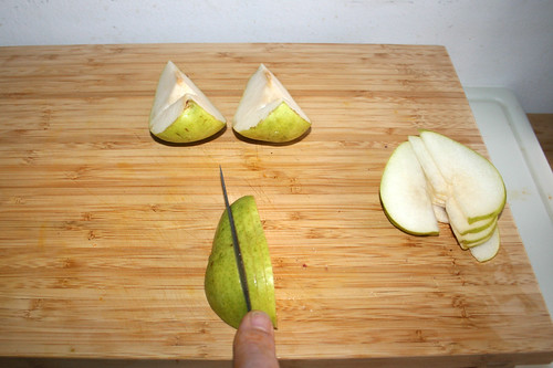 12 - Birne in Spalten schneiden / Cut pear in cleaves