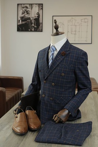 [時尚西裝出租中] 高雄租借新郎&伴郎西裝最潮的選擇！Suit Multi舒禔西服