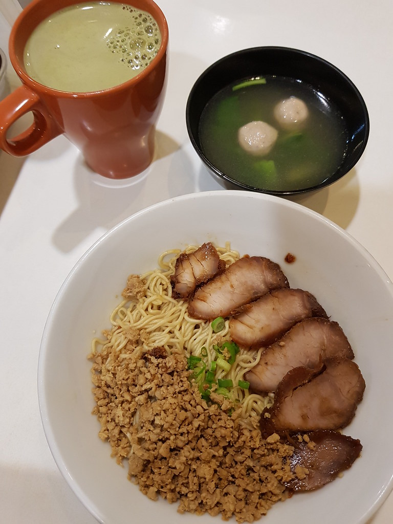 傳沙磱越干撈麵 Traditional Sarawak Noodle $8 & 抹茶拿鐵 Green Tea Latte $4.30 @ 面對面 Face to Face Noodle House USJ 10