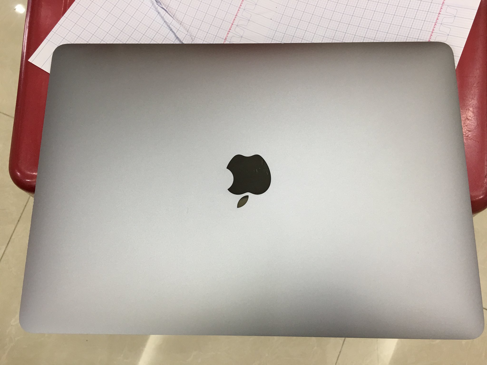 MacBook Pro 13 Retina model 2016, no Touch Bar và Touch ID, BH 2020.