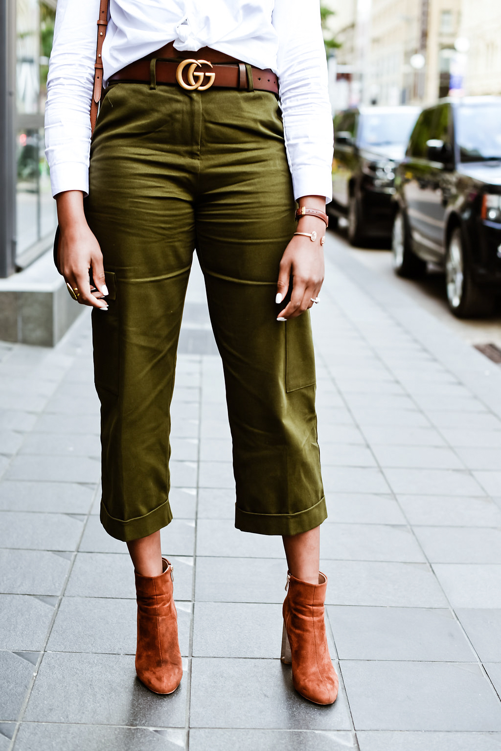 how to style twill crop pants