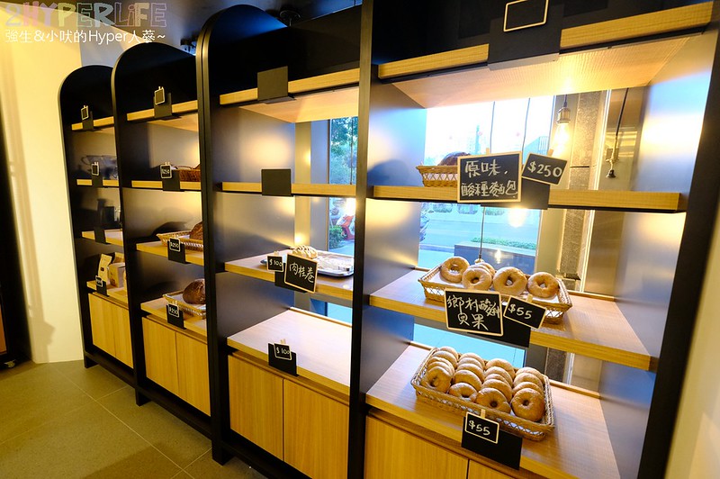 BOSKE Bakery Cafe咖啡麵包坊│裝潢走工業風的健康系麵包坊，強調只使用水、鹽和麵粉製作的酸種麵包好特別～ @強生與小吠的Hyper人蔘~