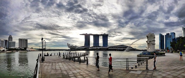 Clouds above �� Beautiful morning  View from Marina Bay #insta360air #panoramiccamera #360° #vrcamera #ilovephotography #photooftheday #lifeallin #merlion #merlionpark #Singapore #MarinaBay #marinabaysands #mbs #goodday #onefullerton #instasg #y