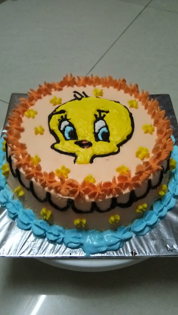 Tweety Cake made by Priyanka More