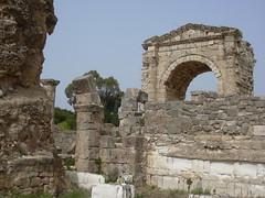 Tyros (Sour), Römischer Triumphbogen