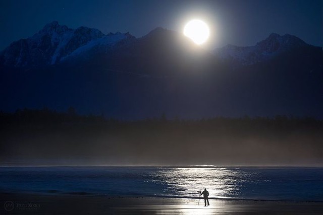 How about that Supermoon last night?! Dave Brosha Photography takes in the magic in Tofino as we finalize the scouting for today's Stormy Shores workshop! Have a wonderful week everyone! Canon Canada