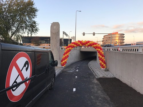 Ballonboog 7m Opening Fietstunnel Baljuwplein Spijkenisse