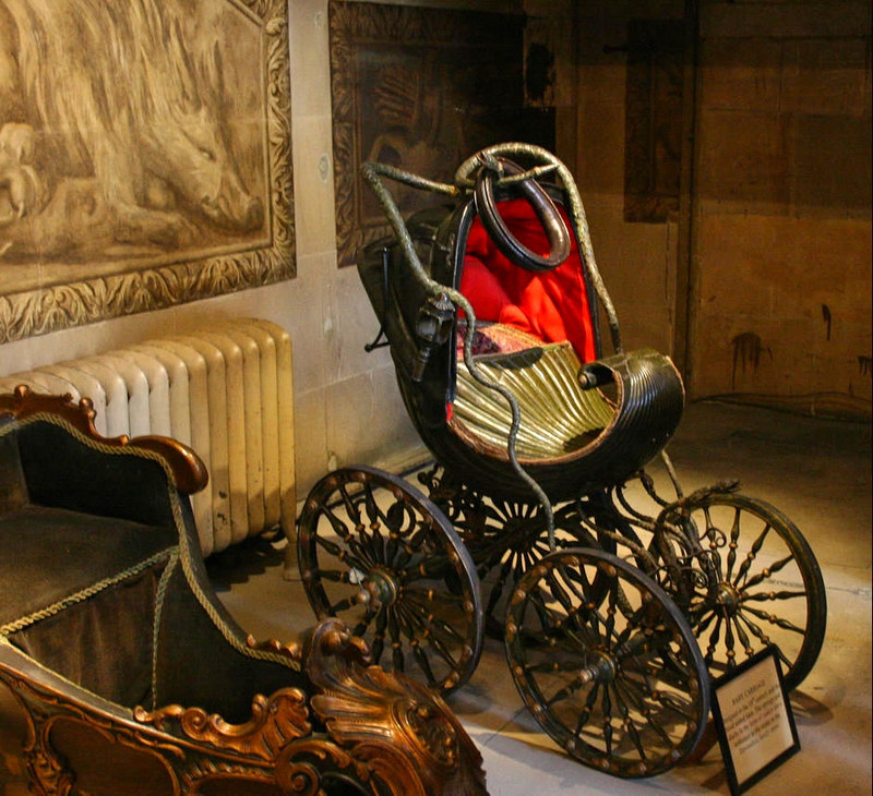 Old fashioned best sale carriage stroller