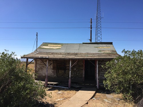 arizona christmas santa claus santaclaus roadtrip roadsideattraction roadside abandoned building