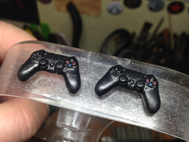 1/6th scale PS4 controllers from Shapeways