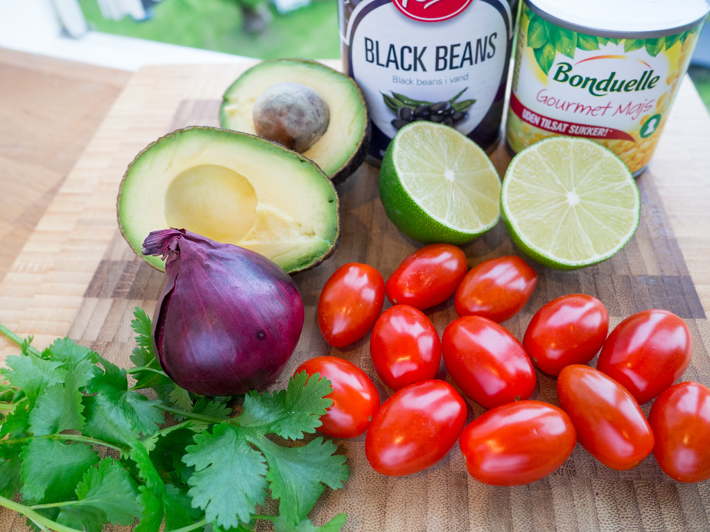 Recipe for easy 5-Minute Black Bean Avocado Lime Salad