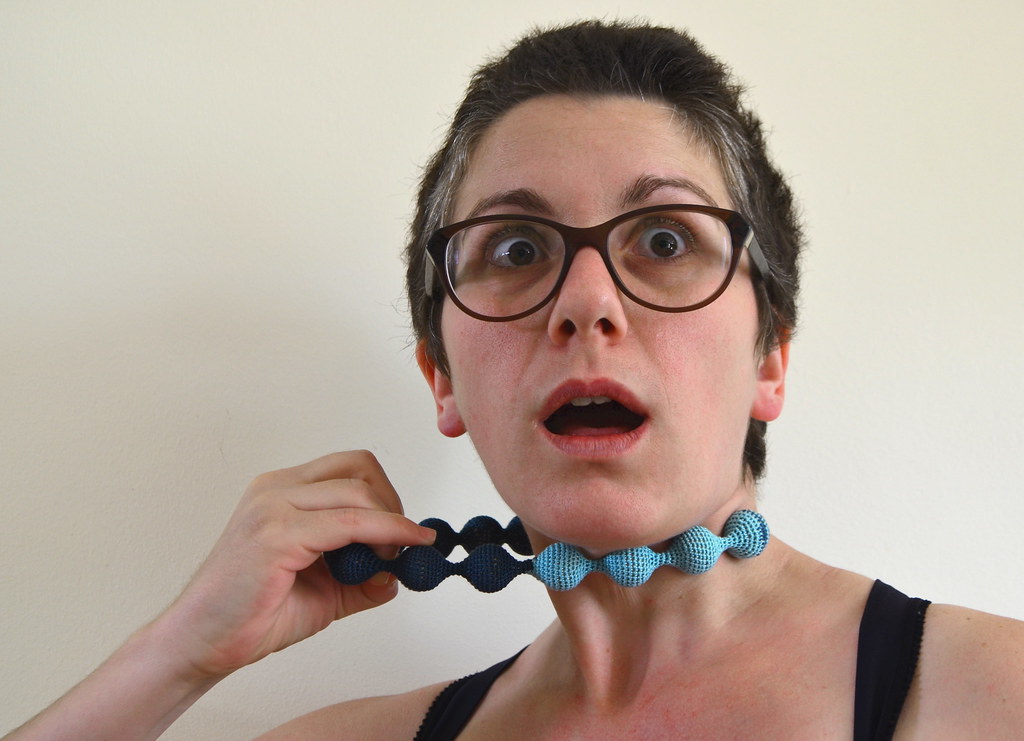 Crochet necklace - Blue pearls