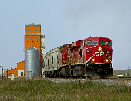 train rail railroad railway morse sask saskatchewan canadianpacific canadianpacificrailway grain elevator